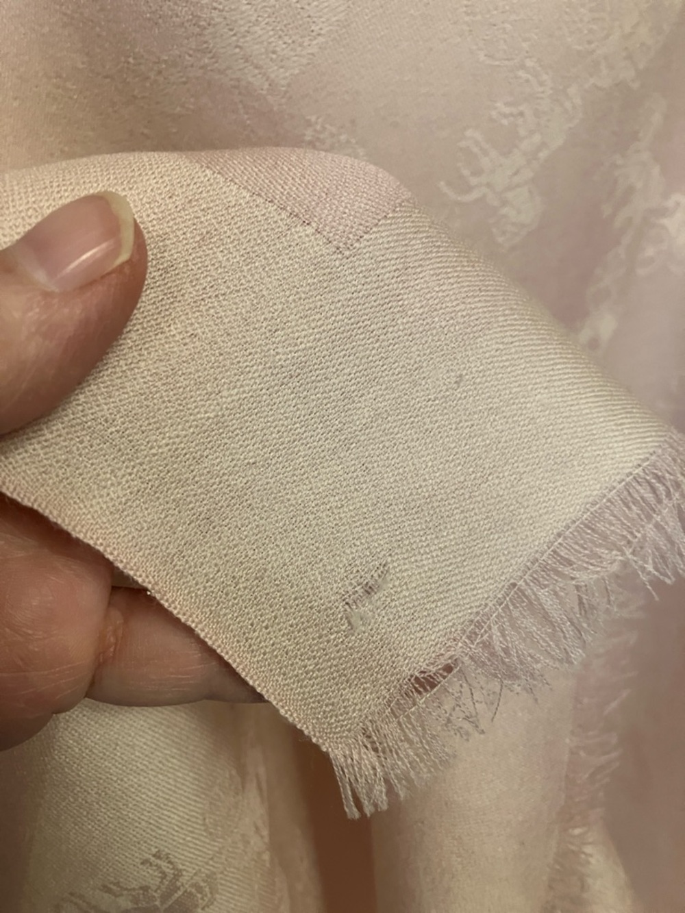 COACH. Soft Pink Stagecoach & Horse Jacquard Scarf. PALE Pink. Good Used Cond. - Picture 10 of 15